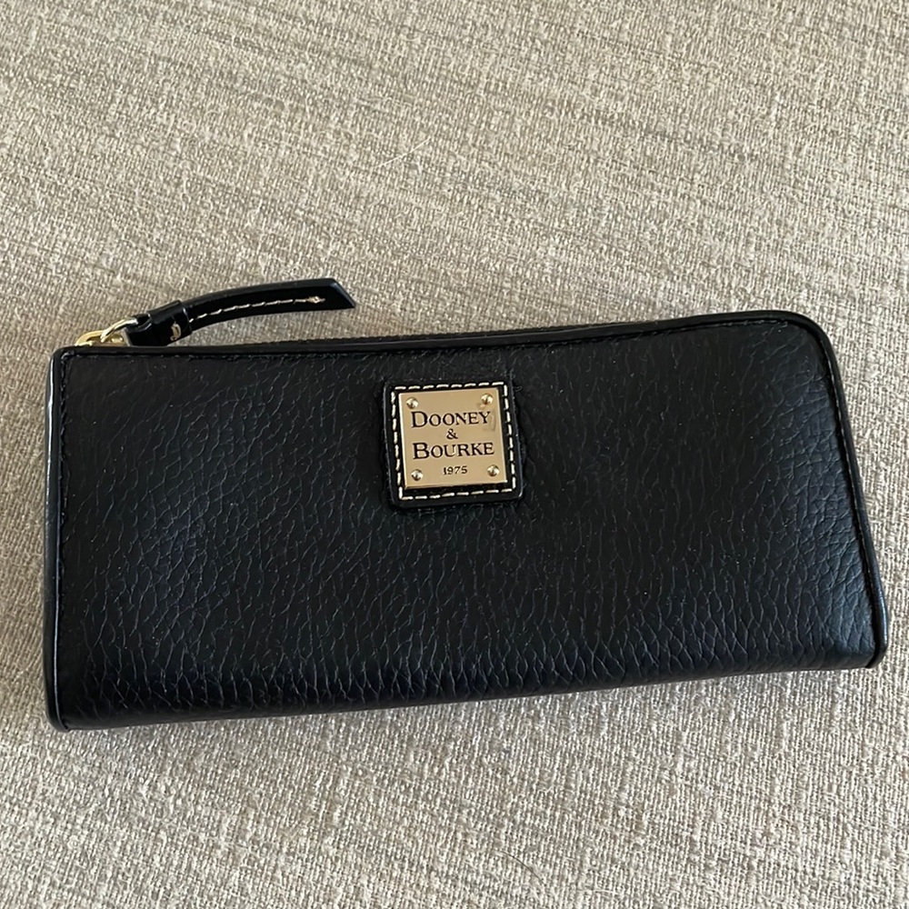 ✨Like New✨Dooney&Bourke wallet